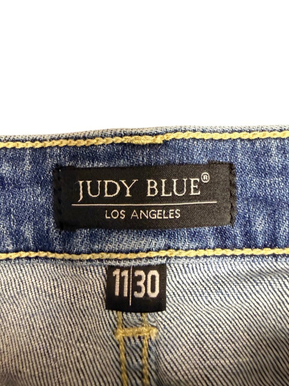 JUDY BLUE Women's EUC Boyfriend Fit Mid Rise Ankle Jeans | Size 30 - Picture 10 of 13